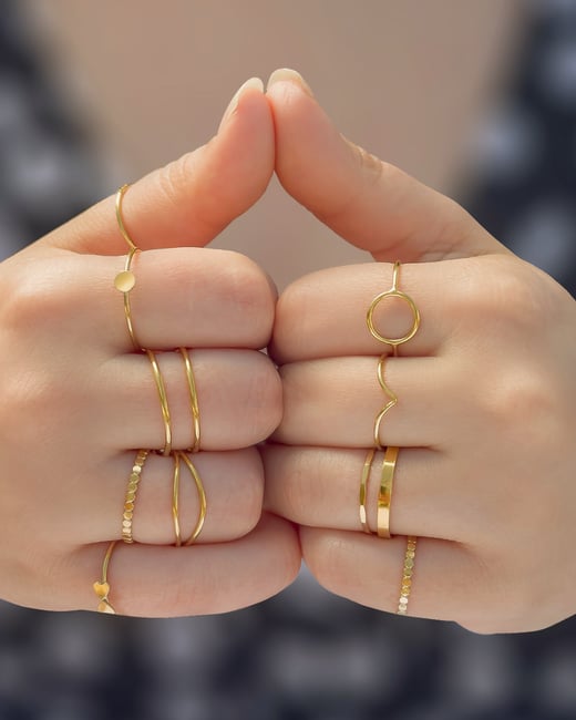 Rings on 2 hands